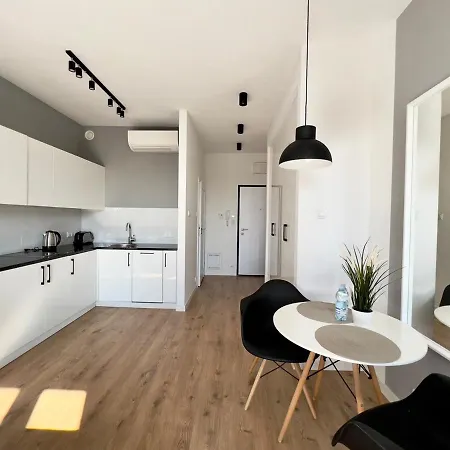 K22 Slawinska 503 Sun-city * Варшава